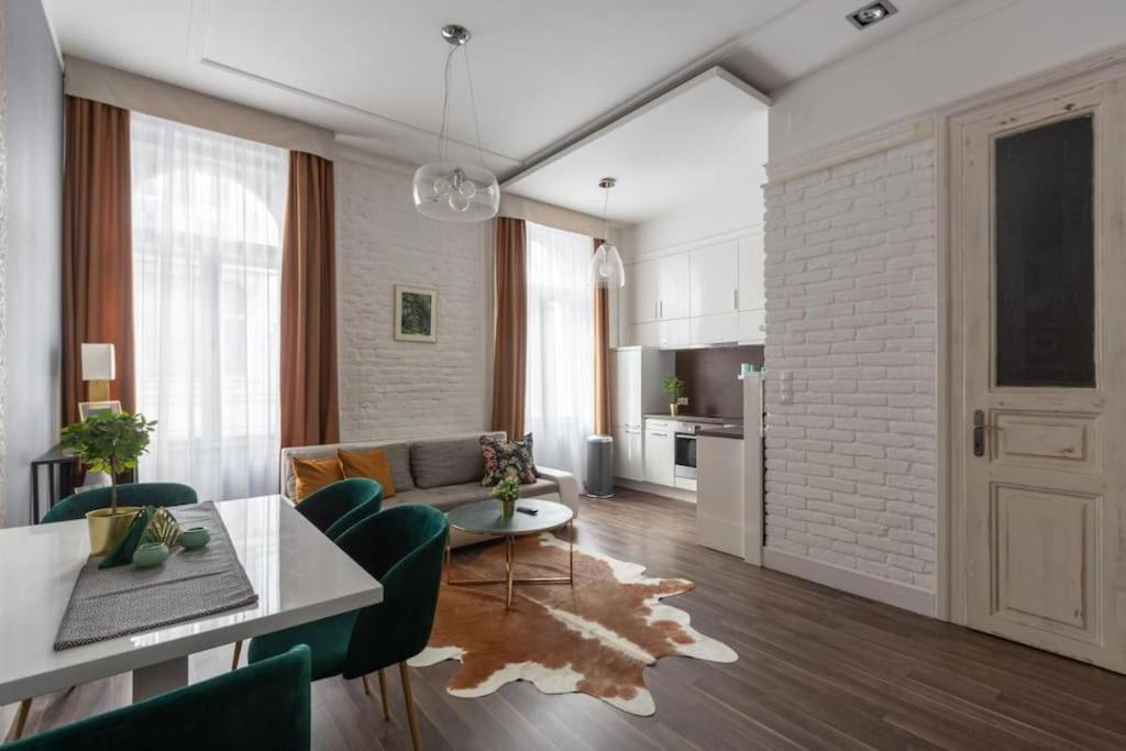 Chic, Captivating Space Near Opera House Budapeşte Dış mekan fotoğraf